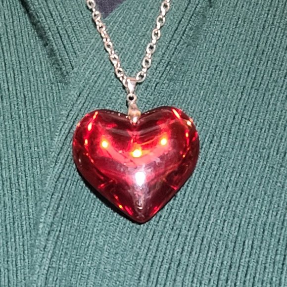 Valentine Red Heart 1.5" Pendant Necklace - Picture 10 of 13
